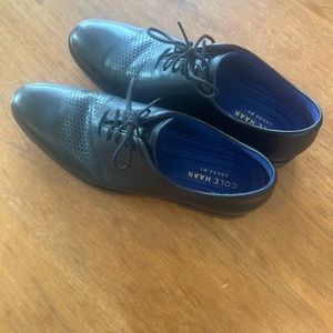 Cole Haan Grans.os black leather dress shoes